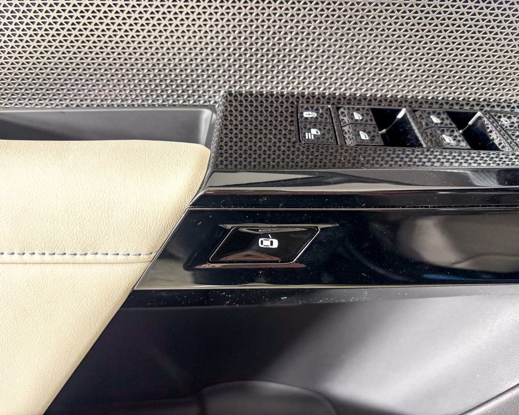 New 2025 Carbon Black Metallic BMW 750e xDrive image 33