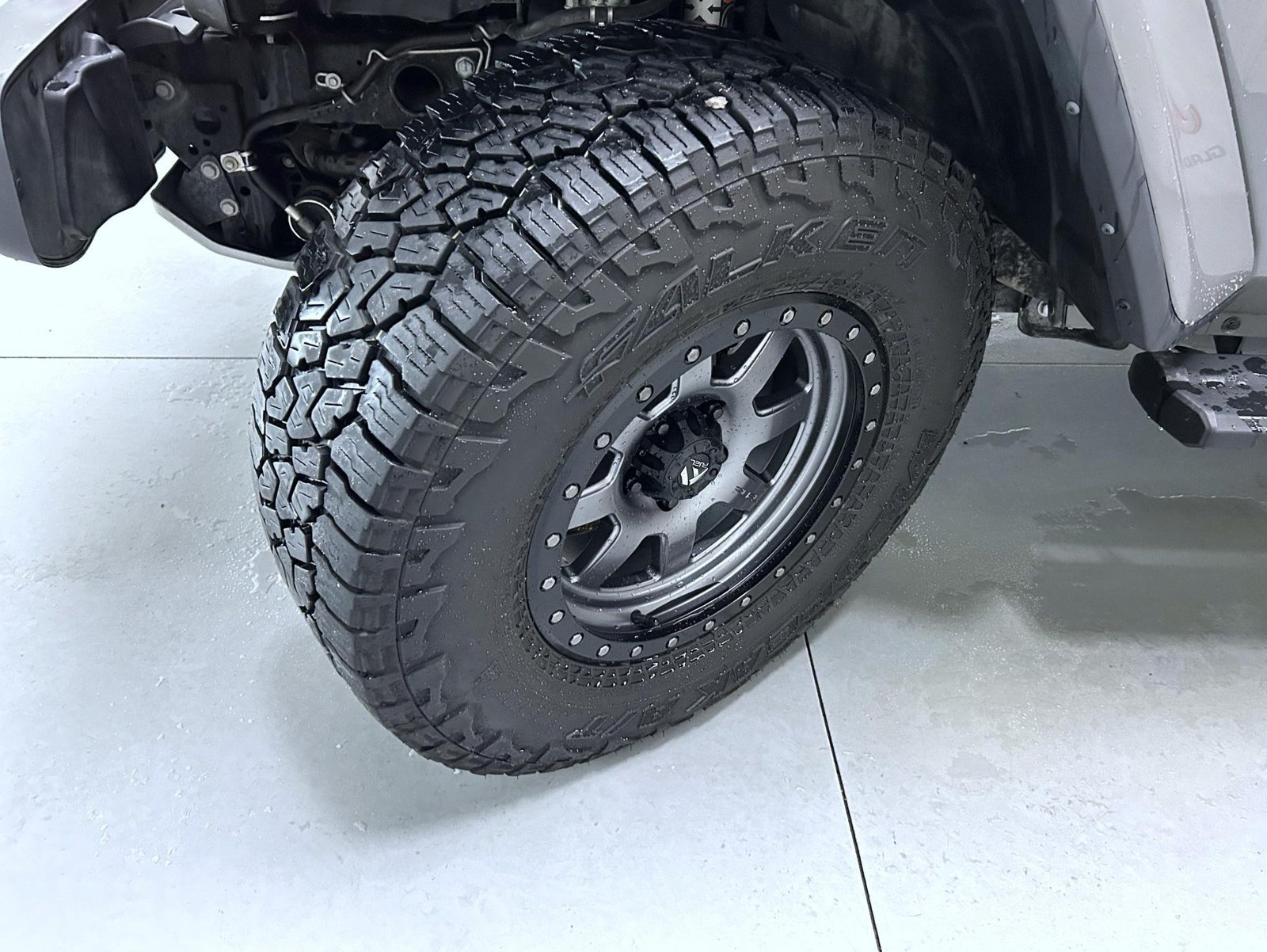 Used 2023 Gray Jeep Mojave image 23