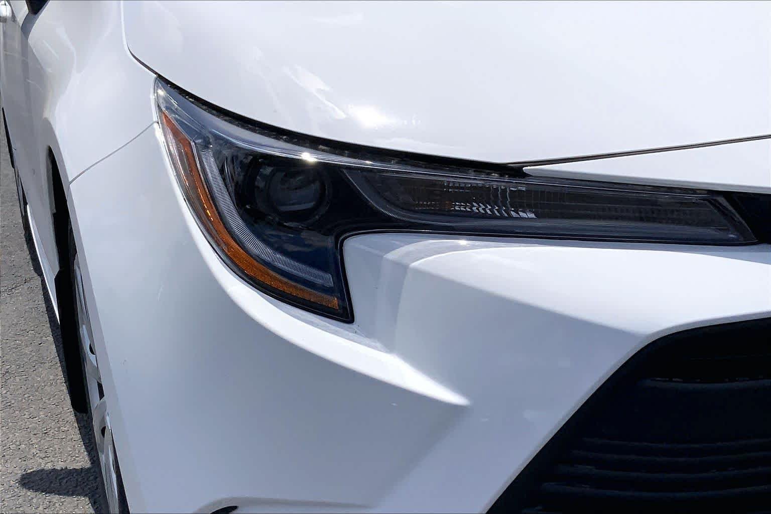 New 2026 Ice Cap Toyota LE image 13