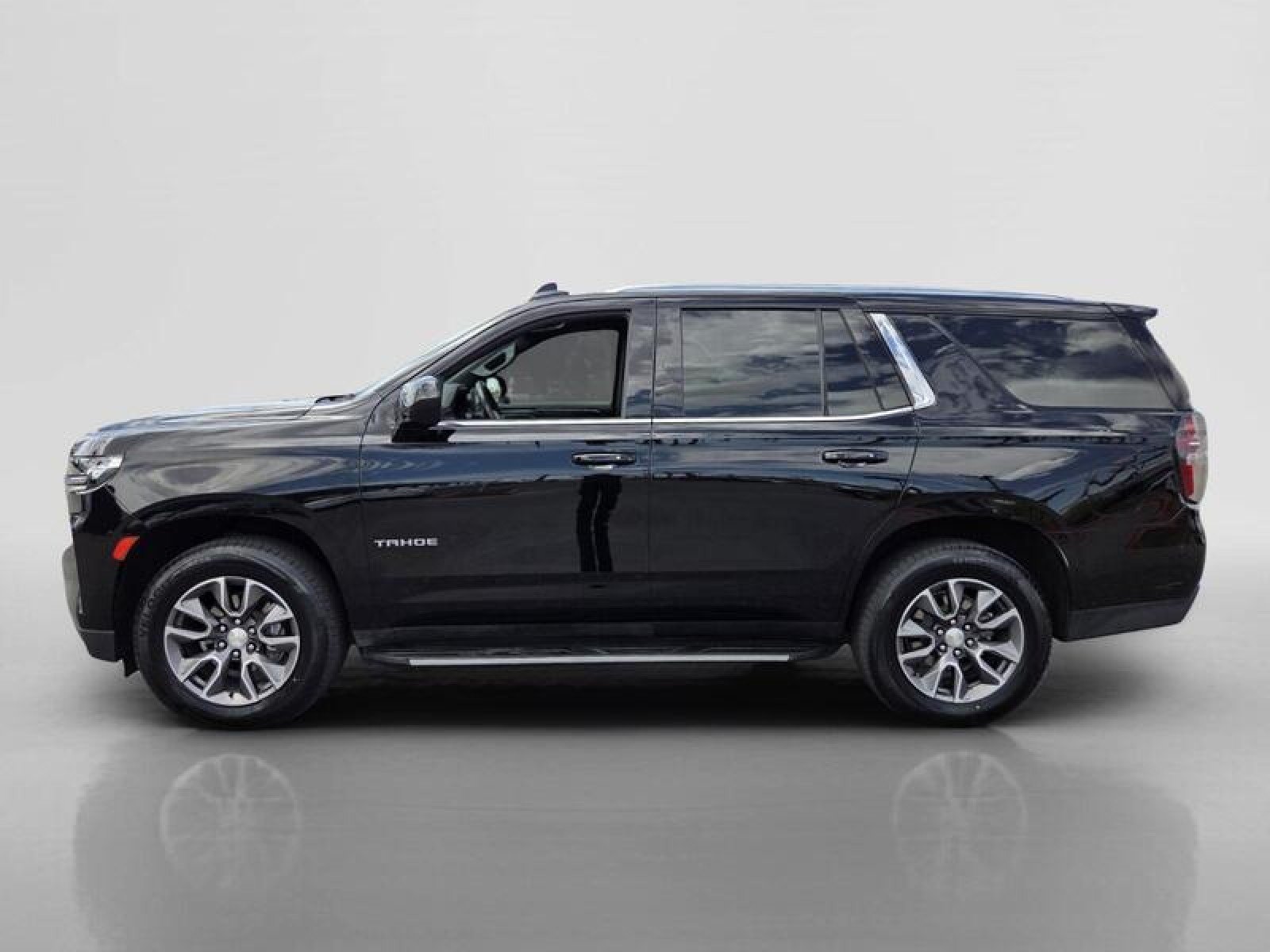 Used 2022 Black Chevrolet LS image 2