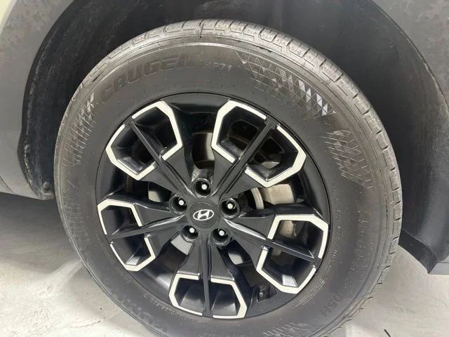 Used 2024 Green Hyundai SEL image 4