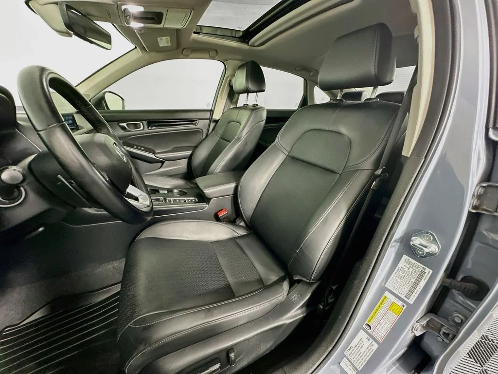 Used 2024 Morning Mist Metallic Honda Touring image 23