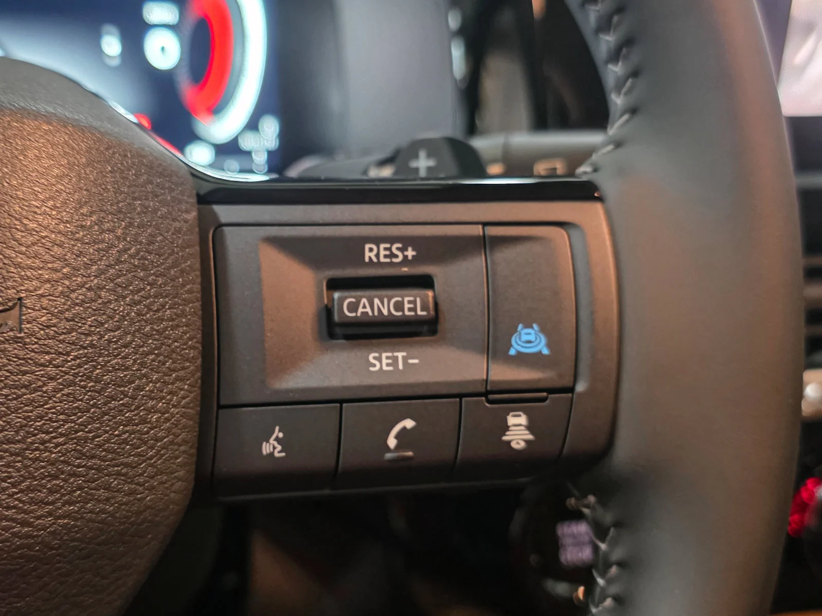 New 2026 Boulder Gray Pearl Nissan Platinum image 36