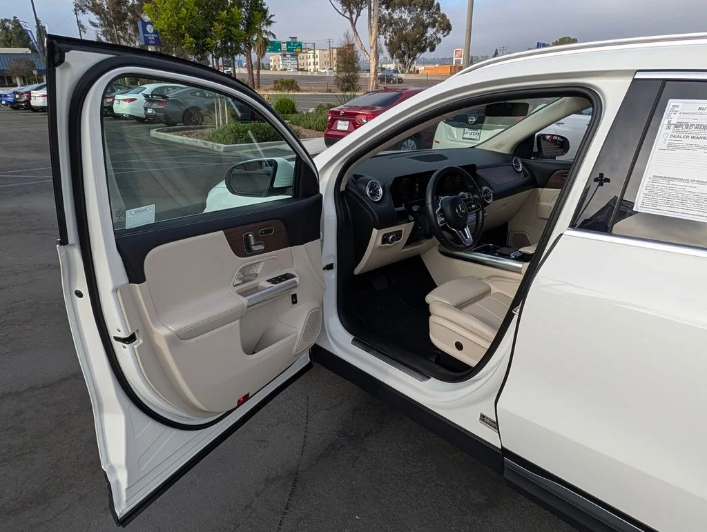 Used 2023 White Mercedes-Benz GLA 250 image 35
