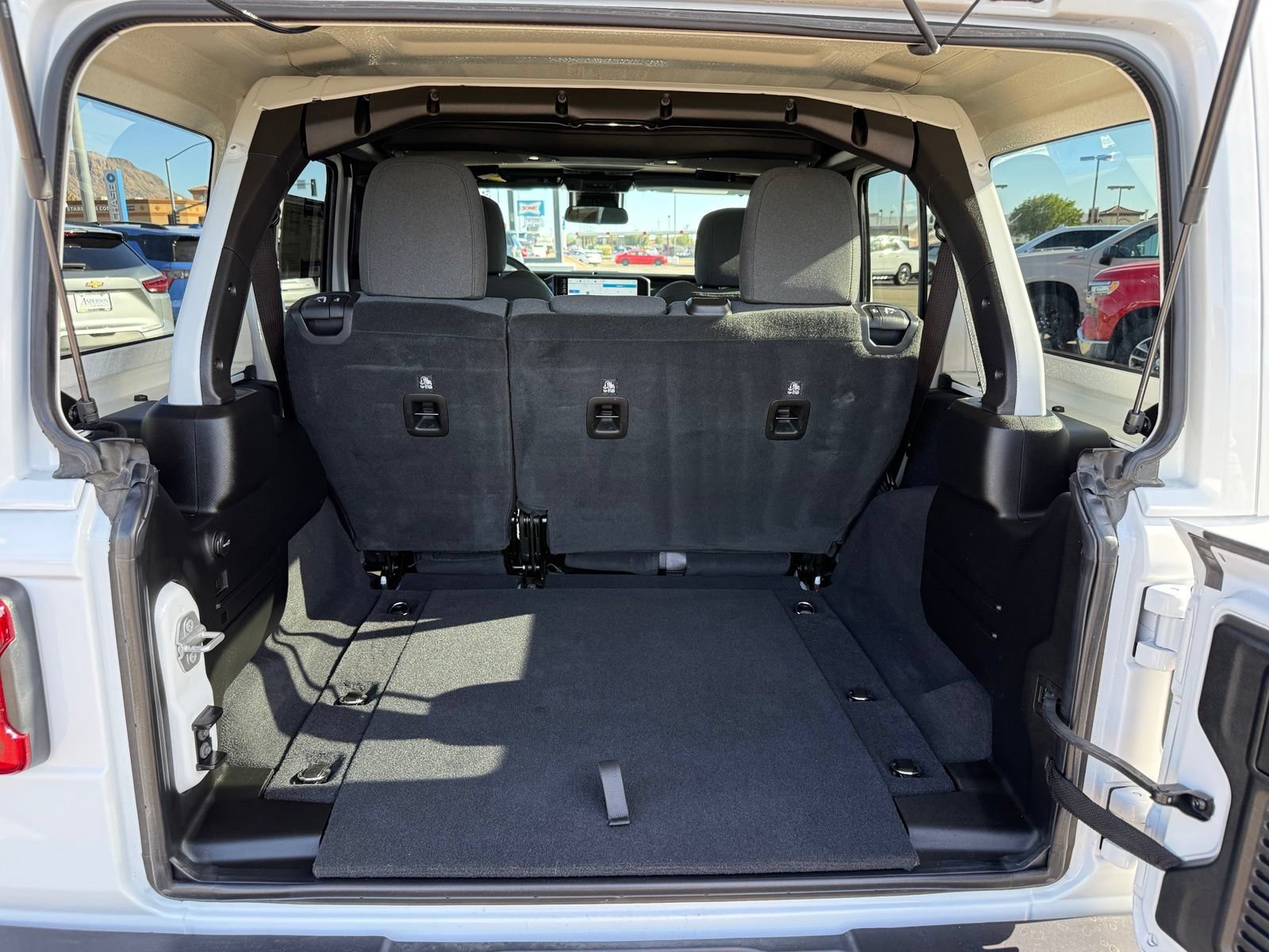 2025 Jeep Wrangler 4-Door Rubicon - Photo 36