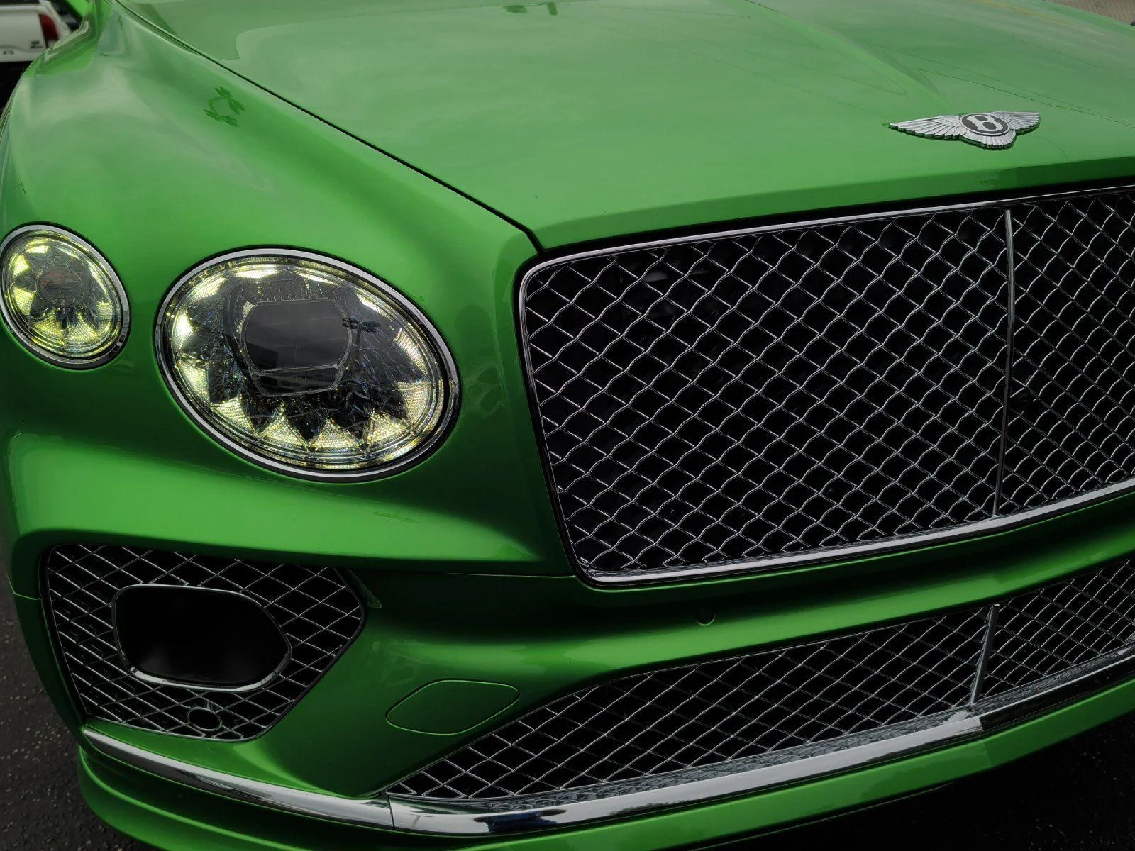 Used 2021 Apple Green Bentley Speed image 19