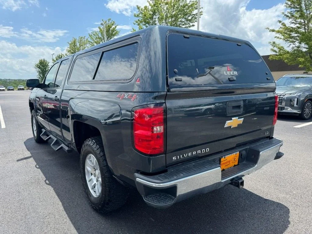 Used 2019 Gray Chevrolet LT image 5
