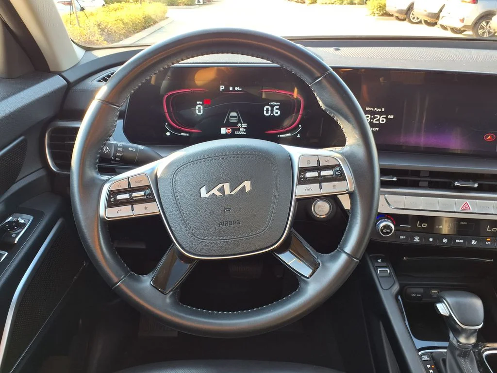 Used 2025 Silver Kia S image 28