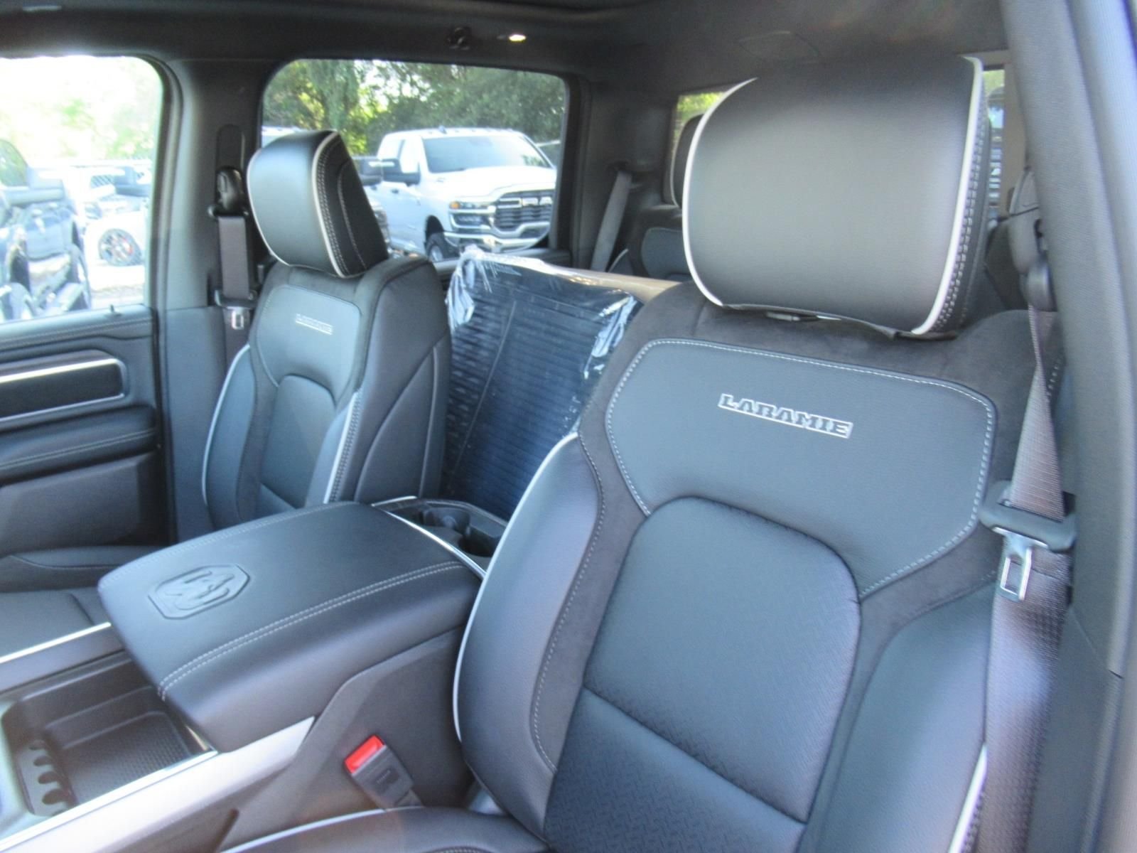 New 2026 Serrano-Green Metallic Exterior Paint RAM Laramie image 17