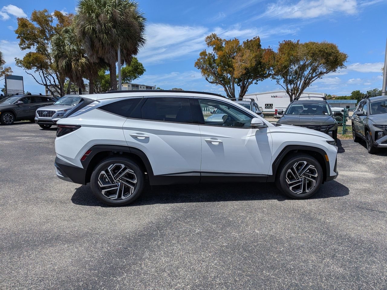 New 2026 Serenity White Pearl Hyundai SEL Plus FWD image 3
