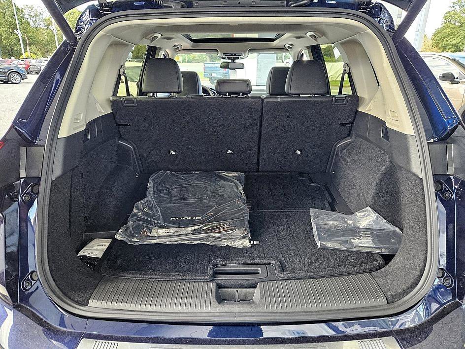2026 Nissan Rogue Platinum - Photo 12