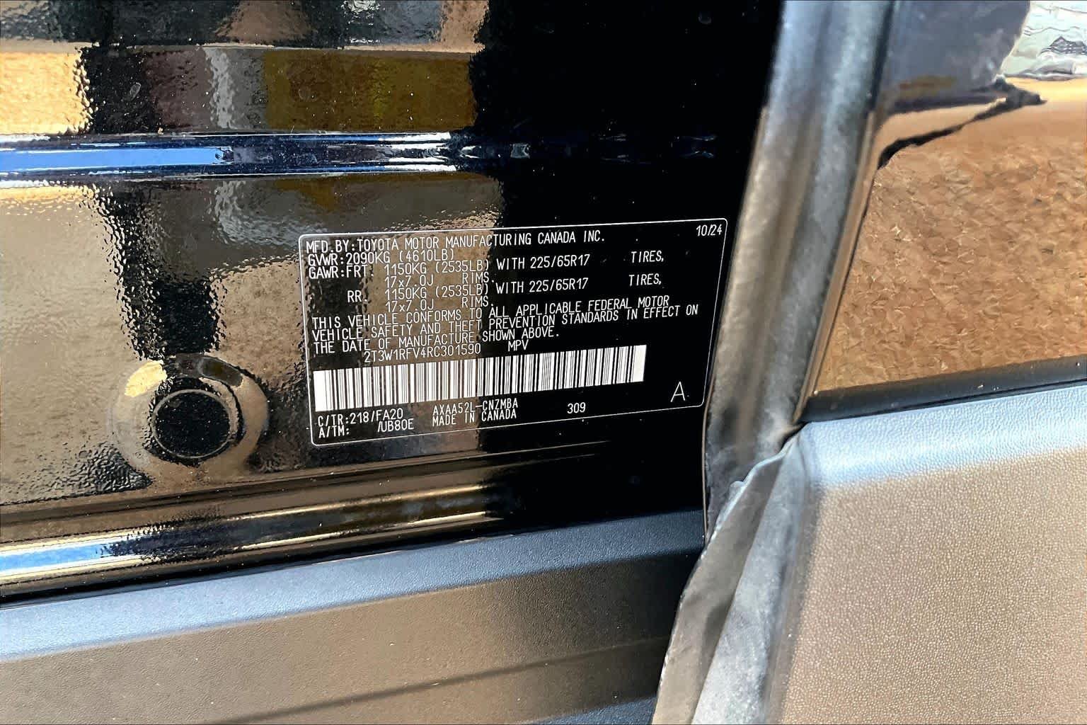 Used 2024 Midnight Black Metallic Toyota XLE image 34