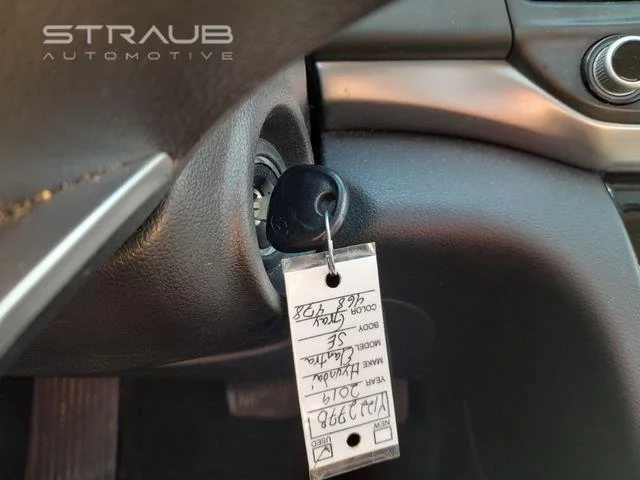 Used 2019 Machine Gray Hyundai SE image 18