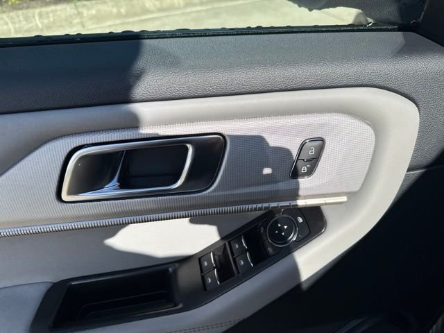 New 2026 Vapor Blue Metallic Ford Active image 18