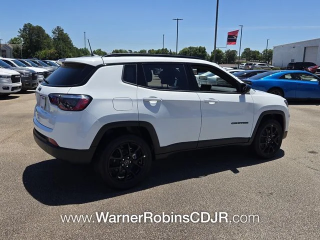 New 2026 Bright White Clear-Coat Exterior Paint Jeep Latitude image 13