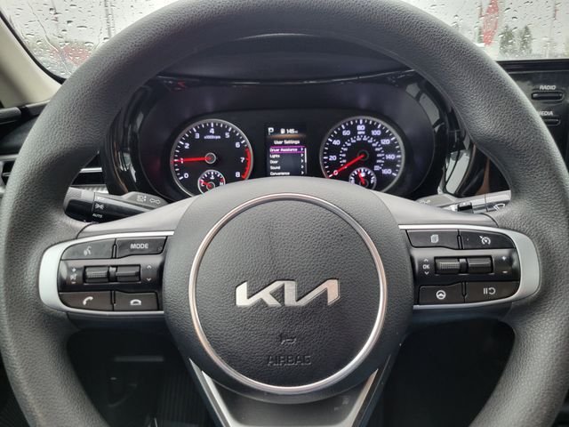 2024 Kia K5 LXS - Photo 9