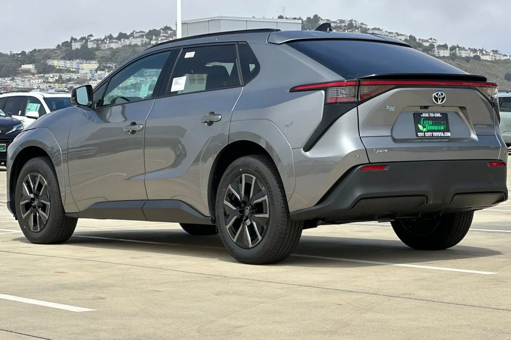 New 2026 Heavy Metal <sup>1</sup> Toyota  XLE image 6