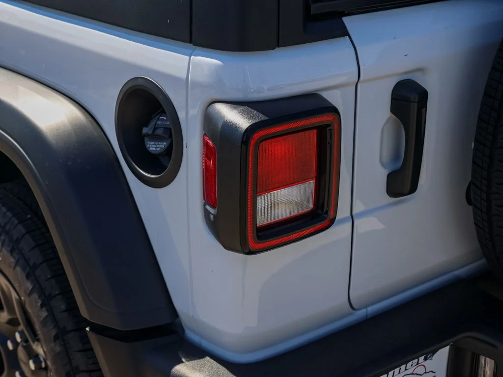 New 2026 Bright White Clear-Coat Exterior Paint Jeep Sport image 6
