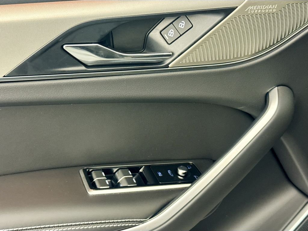 2026 Jaguar F-Pace R-Dynamic S - Photo 18