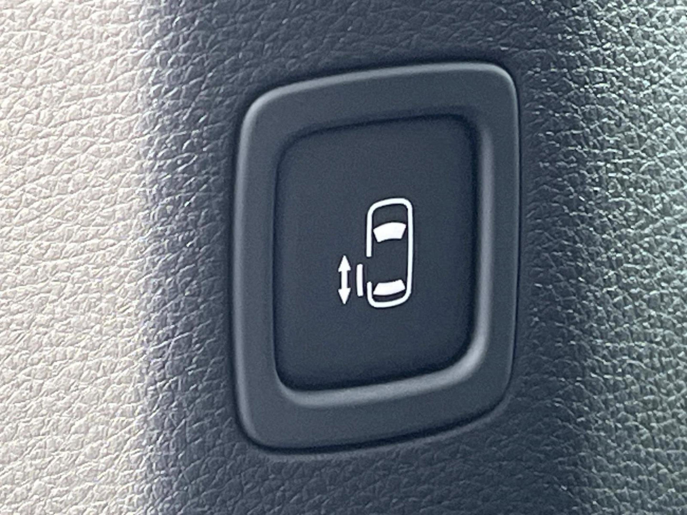 New 2026 Deep Chroma Blue Kia EX image 22