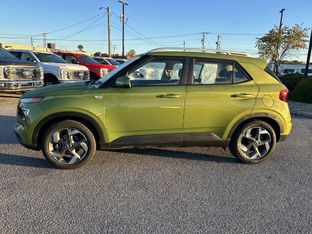 Used 2022 Green Hyundai SEL image 6