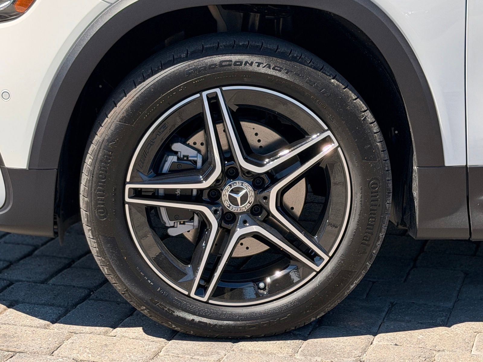 New 2026 Polar White Mercedes-Benz GLB 250 image 38