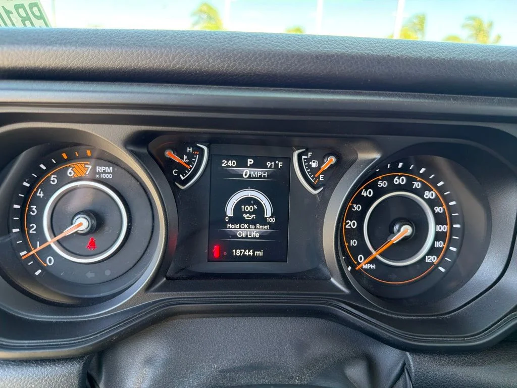 Used 2025 Black Jeep Sport S image 21