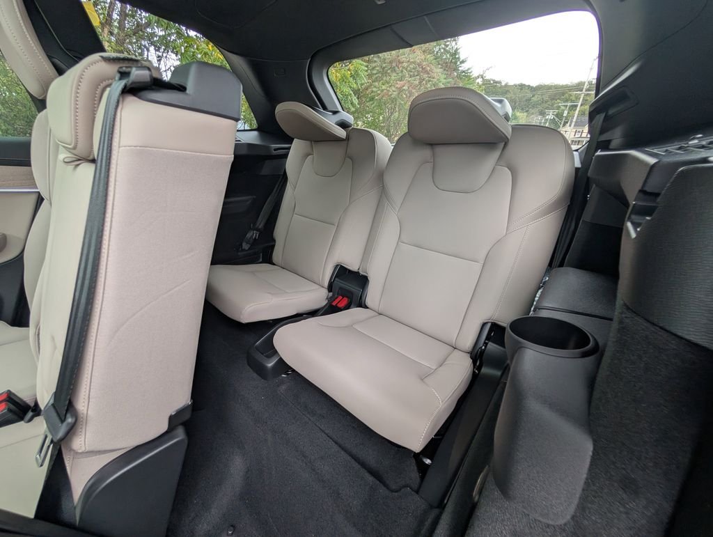 2026 Volvo XC90 Plus - Photo 8