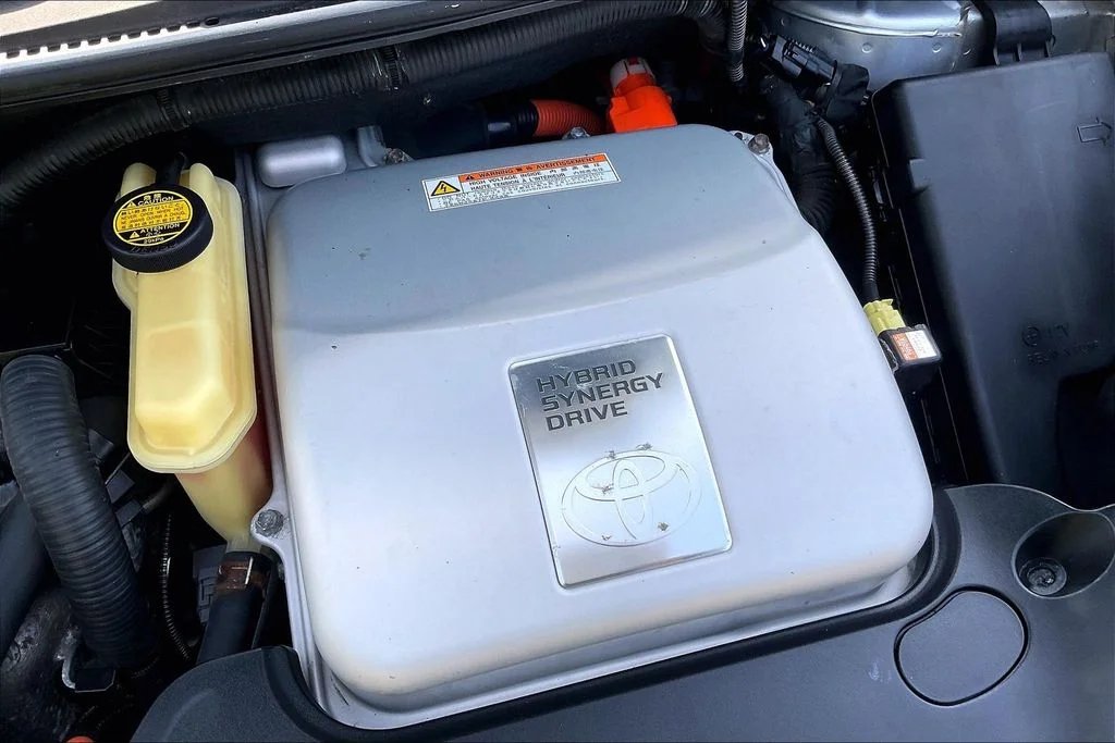 Used 2008 Silver Toyota Base image 32