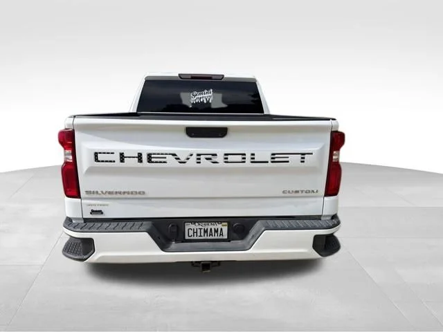 Used 2019 White Chevrolet Custom image 7