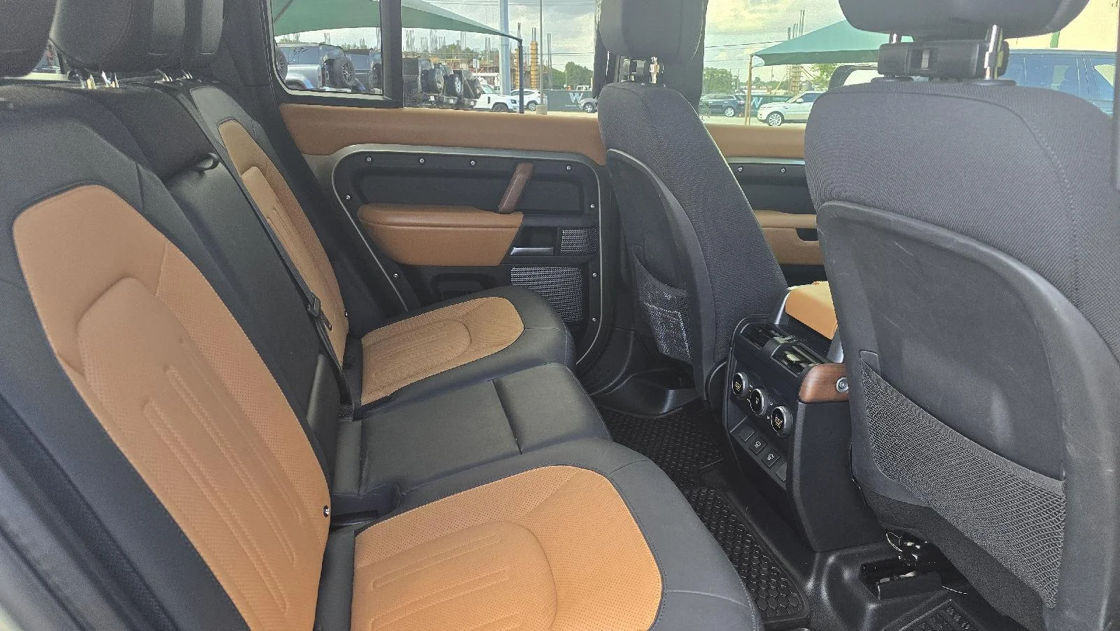 Certified Used 2024 Pangea Green Land Rover X P400 image 9