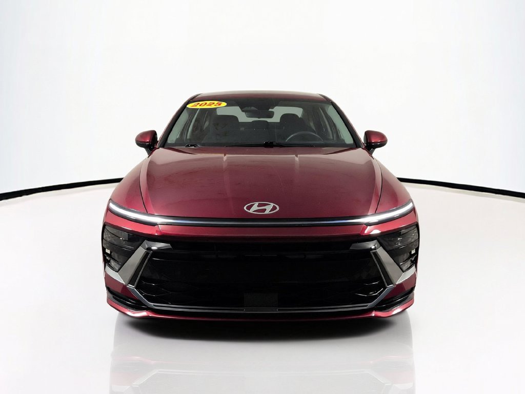 Used 2025 Red Hyundai SEL image 3