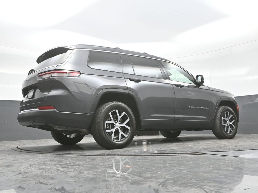 Used 2023 Gray Jeep Limited image 27