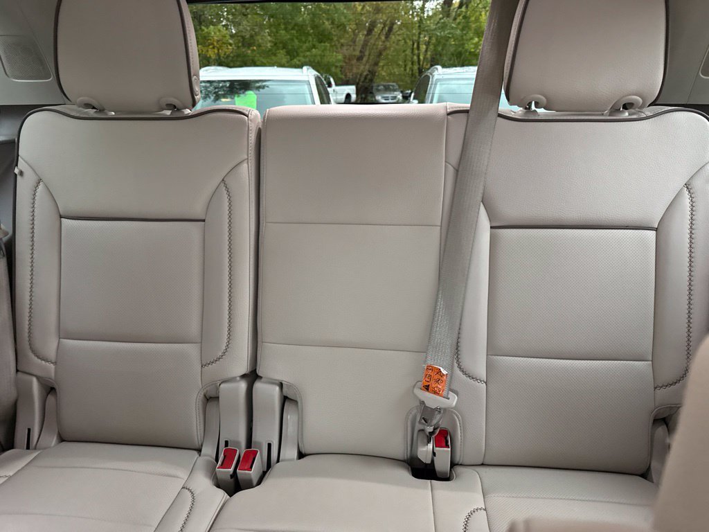 Used 2022 White GMC Denali image 20