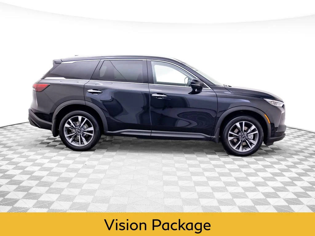 Certified Used 2023 Black INFINITI LUXE image 7