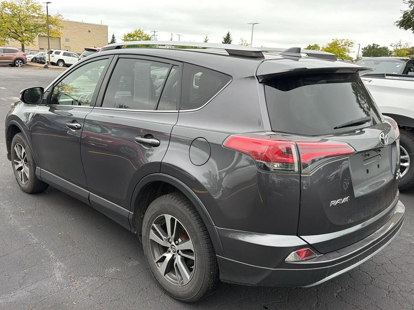 Used 2018 Magnetic Gray Metallic Toyota XLE image 4