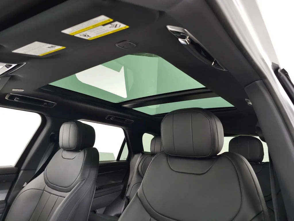 Certified Used 2025 Gray Land Rover Dynamic SE image 19