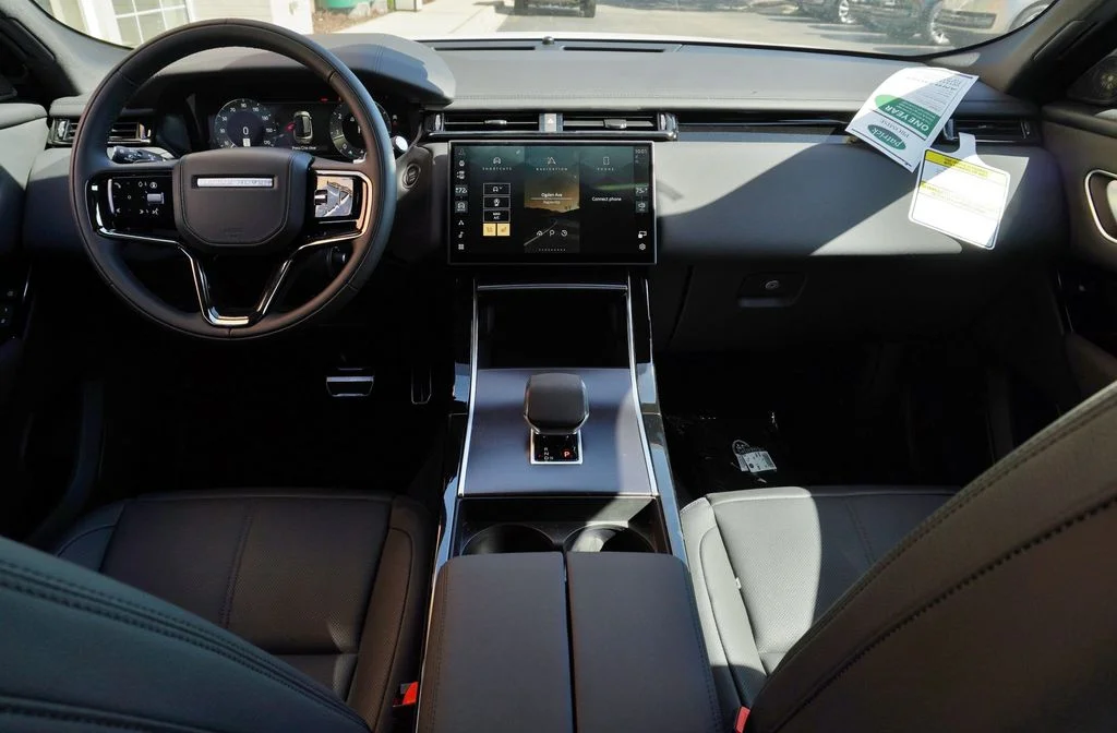 Certified Used 2026 White Land Rover Dynamic SE image 10