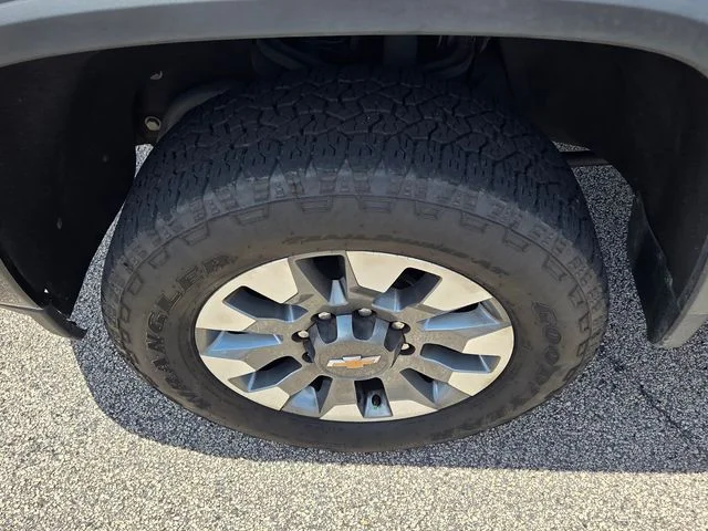 Used 2021 White Chevrolet Custom image 17
