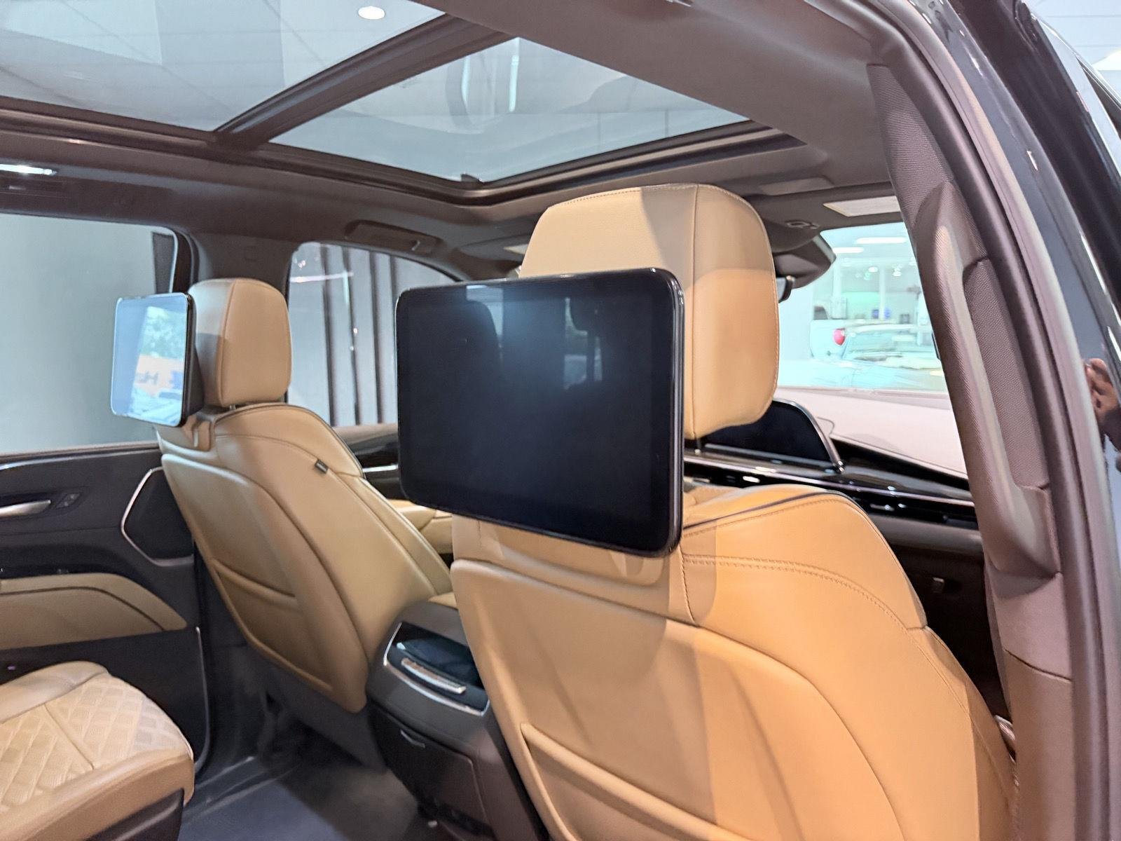 2024 Cadillac Escalade Sport - Photo 32