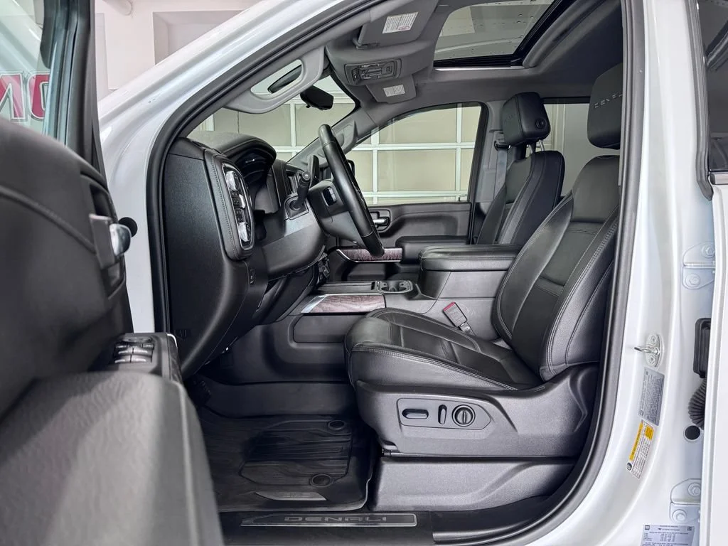 Used 2023 WHITE FROST TRICOAT GMC Denali image 10