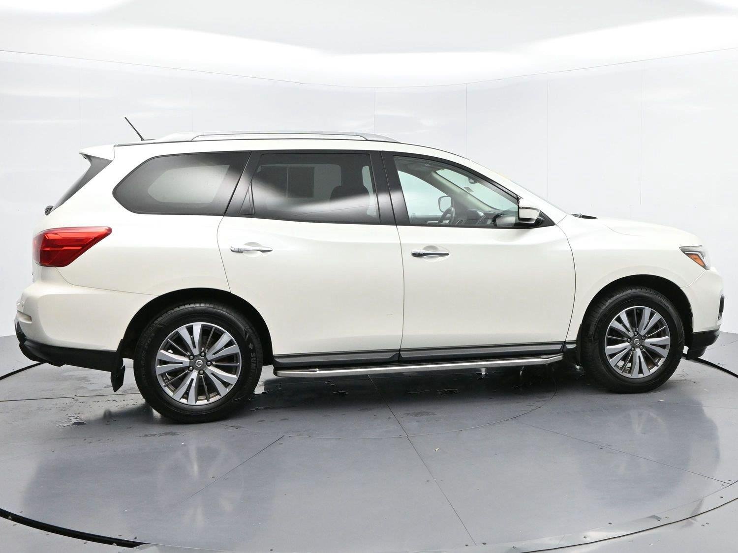 Used 2017 Pearl White Nissan SV image 8