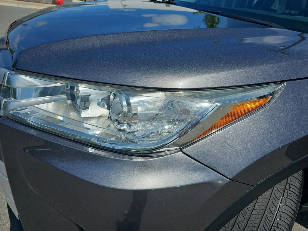 Used 2018 Gray Toyota XLE image 30