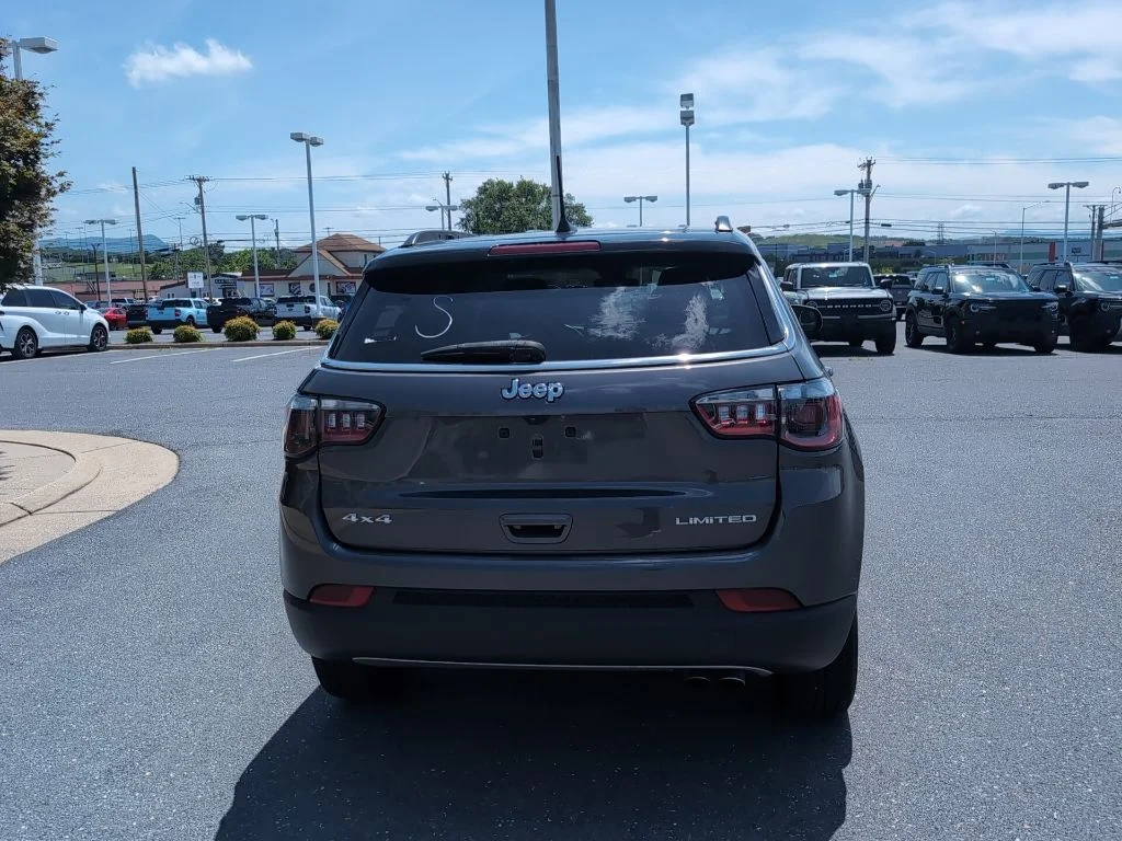 Certified Used 2022 Gray Jeep Limited image 6
