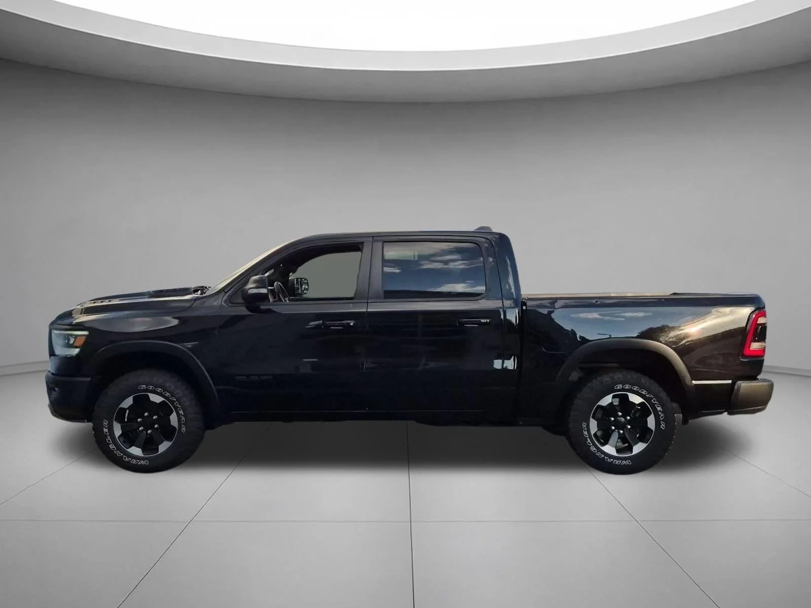 Used 2022 Diamond Black Crystal Pearlcoat Ram Rebel image 2