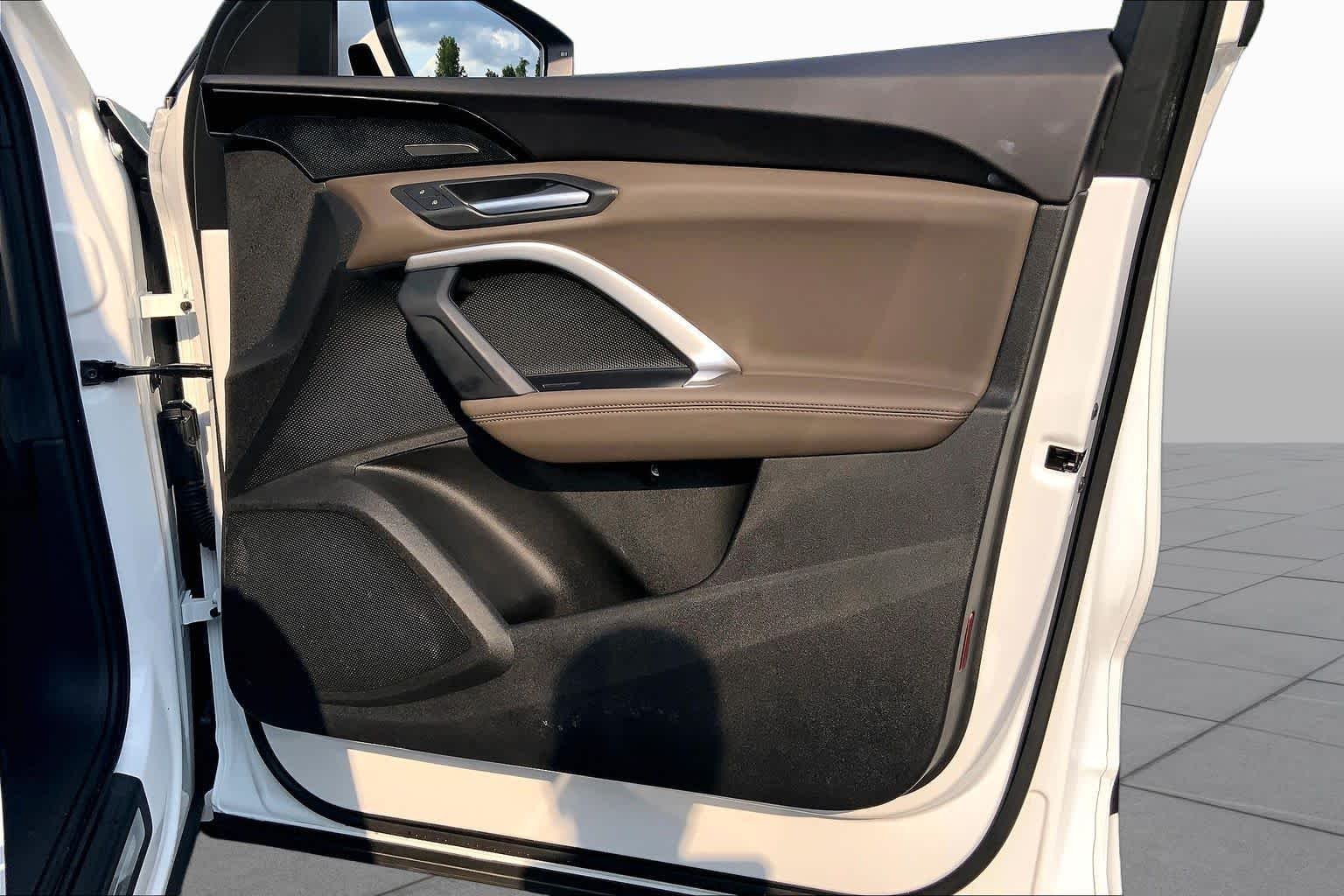 Used 2025 Arkona White Audi Premium Plus image 23