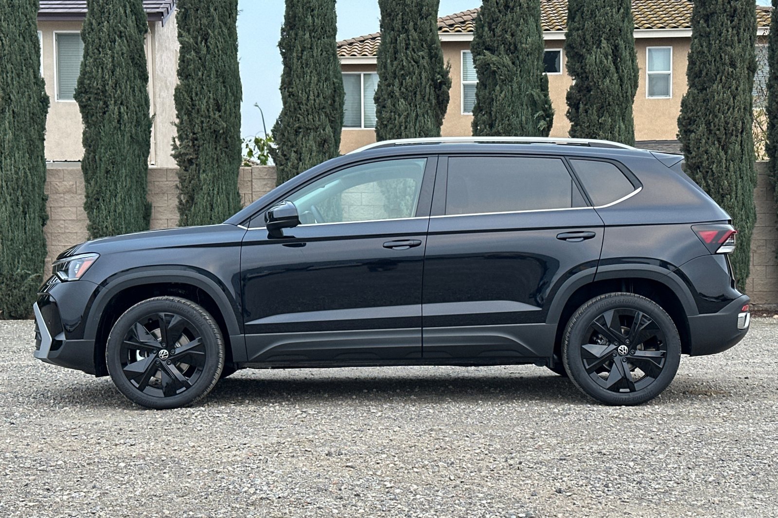 New 2026 Deep Black Pearl Volkswagen SE image 7