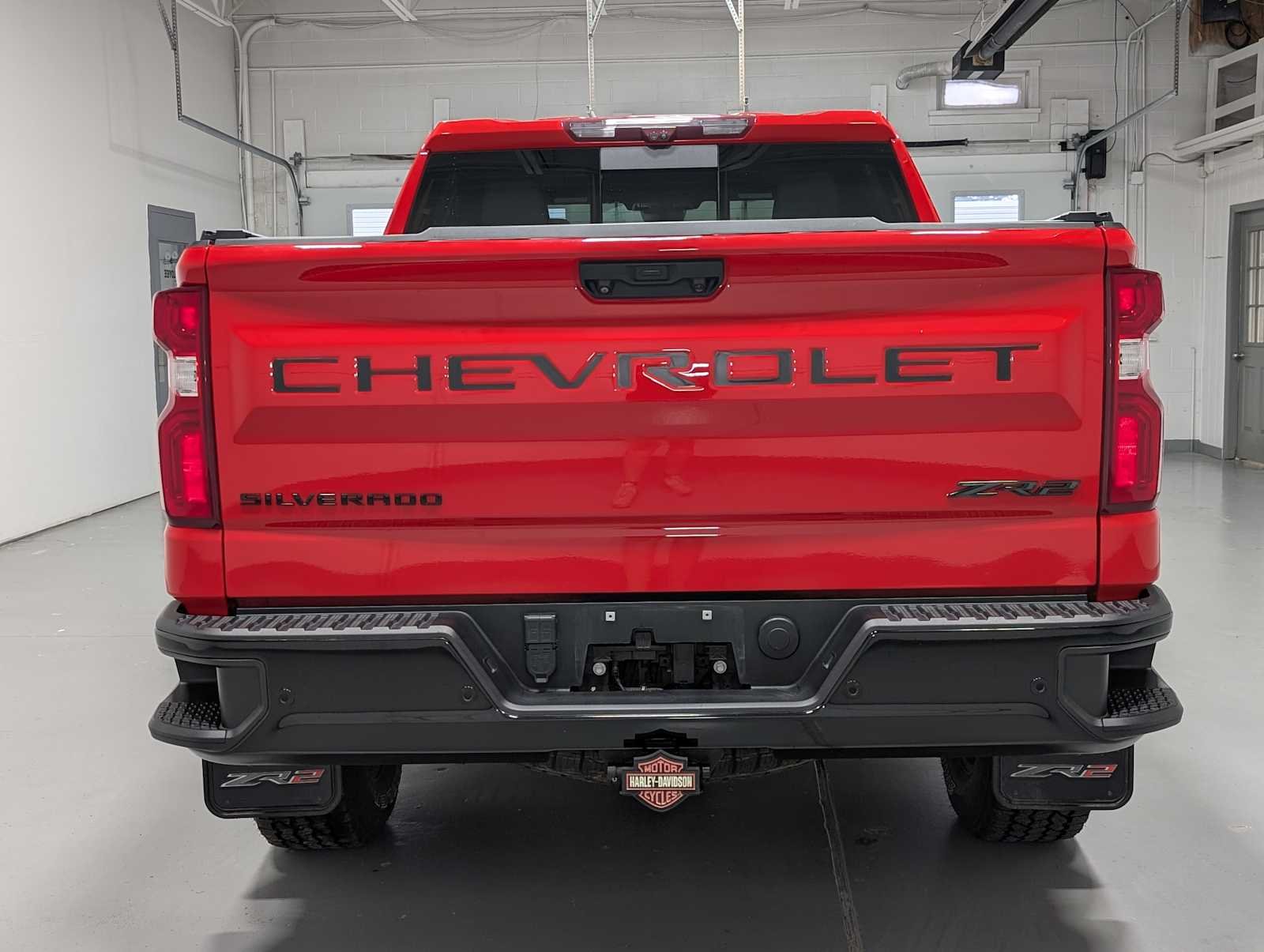 2023 Chevrolet Silverado 1500 ZR2 - Photo 9