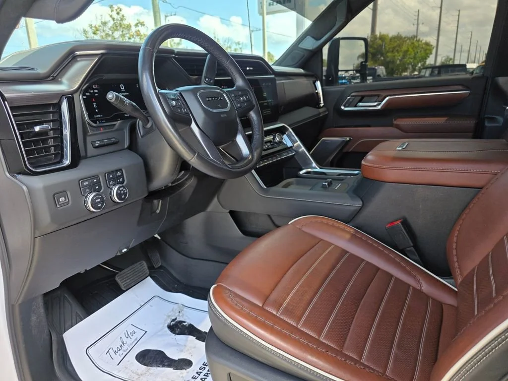 Used 2024 White Frost Tricoat GMC Denali Ultimate image 23