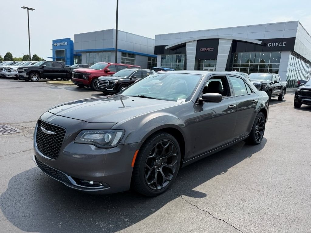 Used 2019 Gray Chrysler S image 3